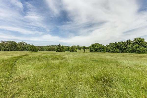 11.7 Acres of Land for Sale in Valley View, Texas