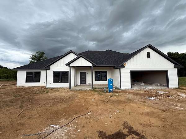 3.23 Acres of Land with Home for Sale in Weatherford, Texas