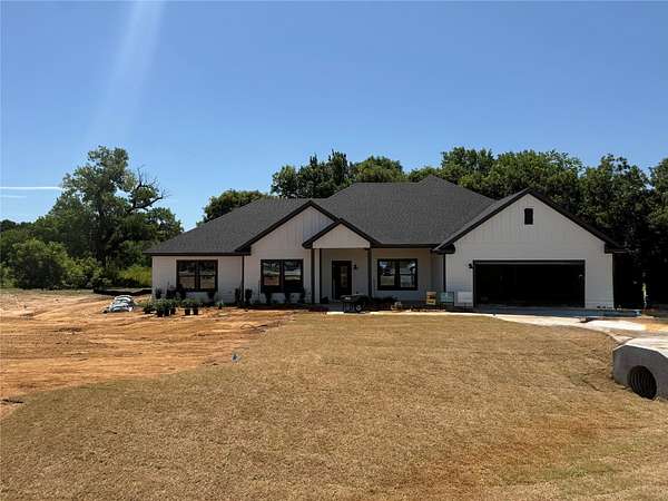 3.23 Acres of Land with Home for Sale in Weatherford, Texas