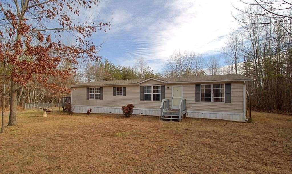 2.54 Acres of Residential Land with Home for Sale in Appomattox, Virginia