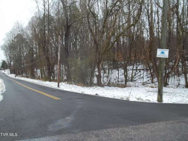 2.1 Acres of Residential Land for Sale in Mount Carmel, Tennessee