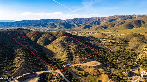 15.4 Acres of Land for Sale in Acton, California