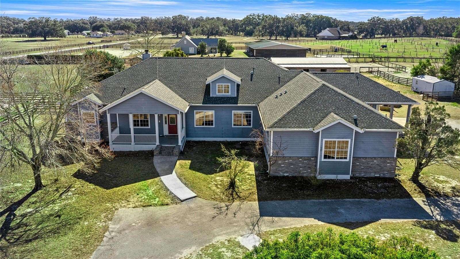 5.85 Acres of Land with Home for Sale in Morriston, Florida