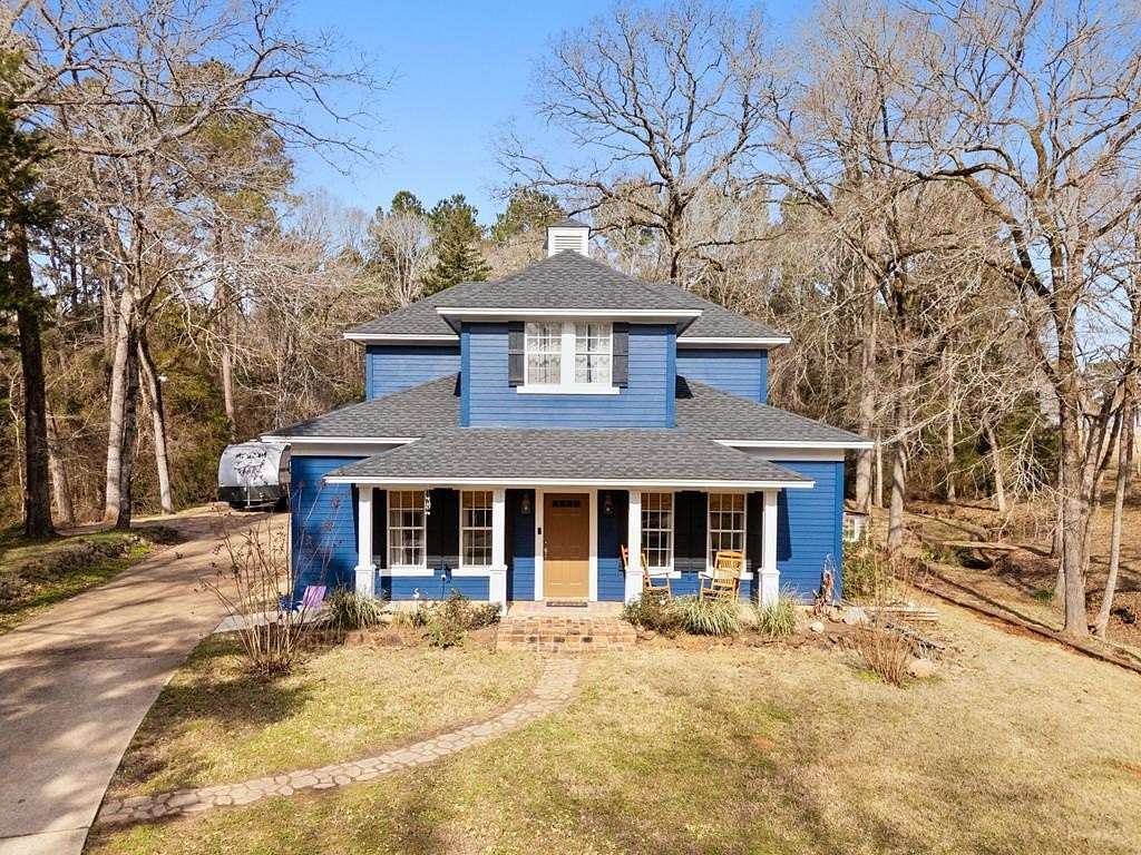 7.6 Acres of Land with Home for Sale in Nacogdoches, Texas