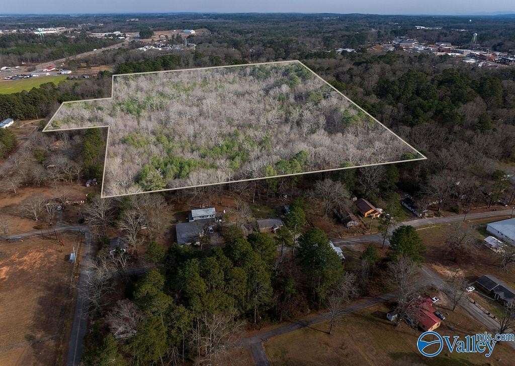 20 Acres of Land for Auction in Centre, Alabama