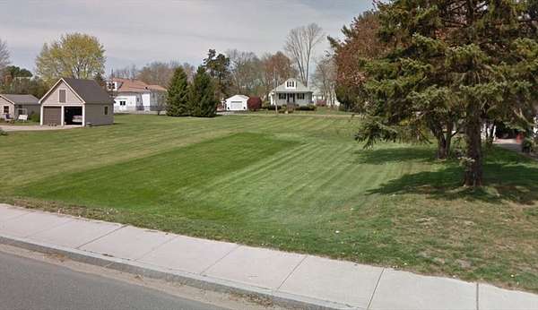 0.16 Acres of Residential Land for Sale in Taunton, Massachusetts