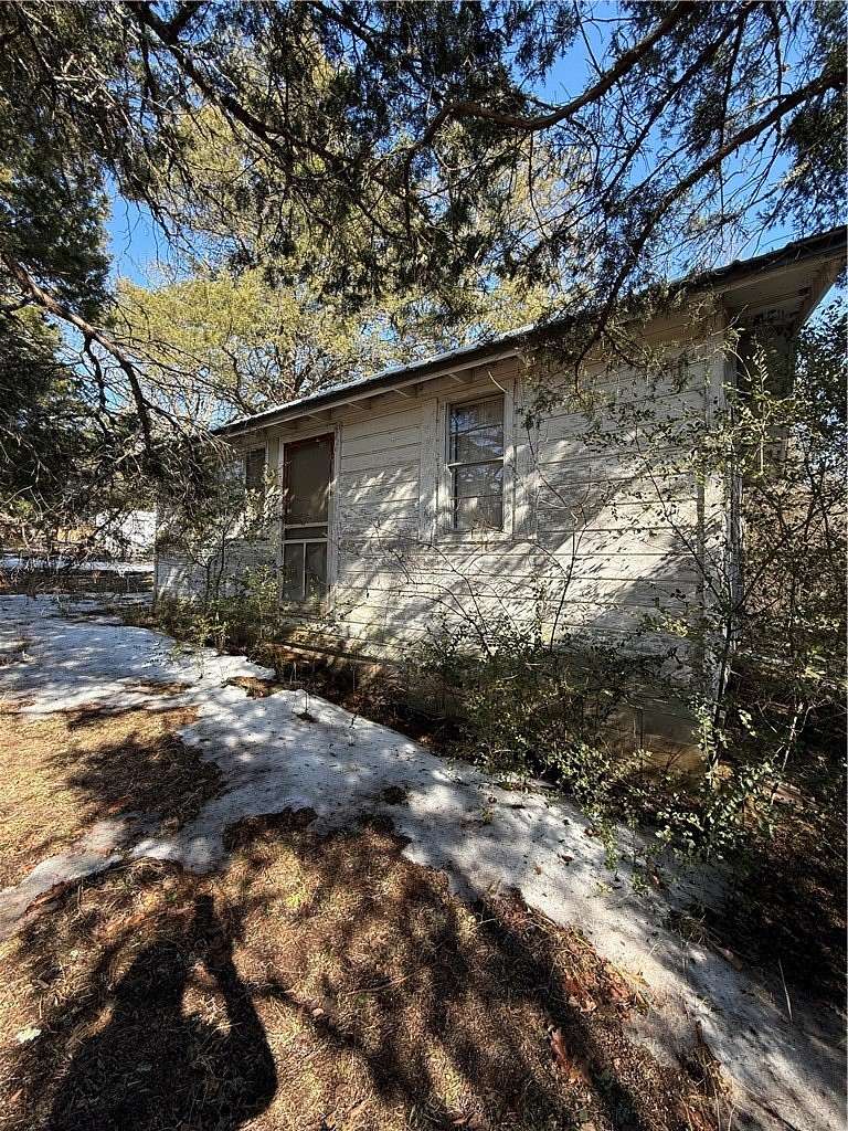 0.5 Acres of Land with Home for Sale in Delaware, Arkansas