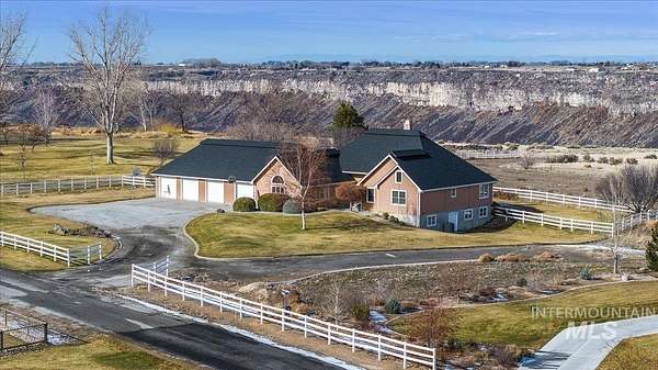 5.12 Acres of Residential Land with Home for Sale in Twin Falls, Idaho