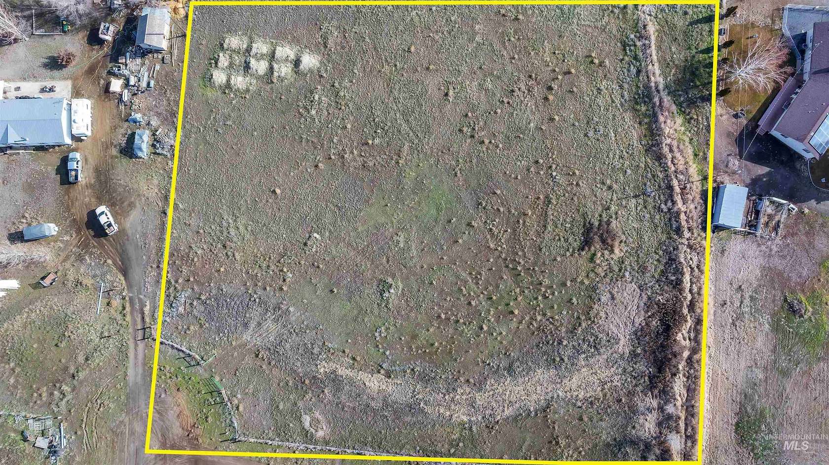 2.5 Acres of Land for Sale in Buhl, Idaho