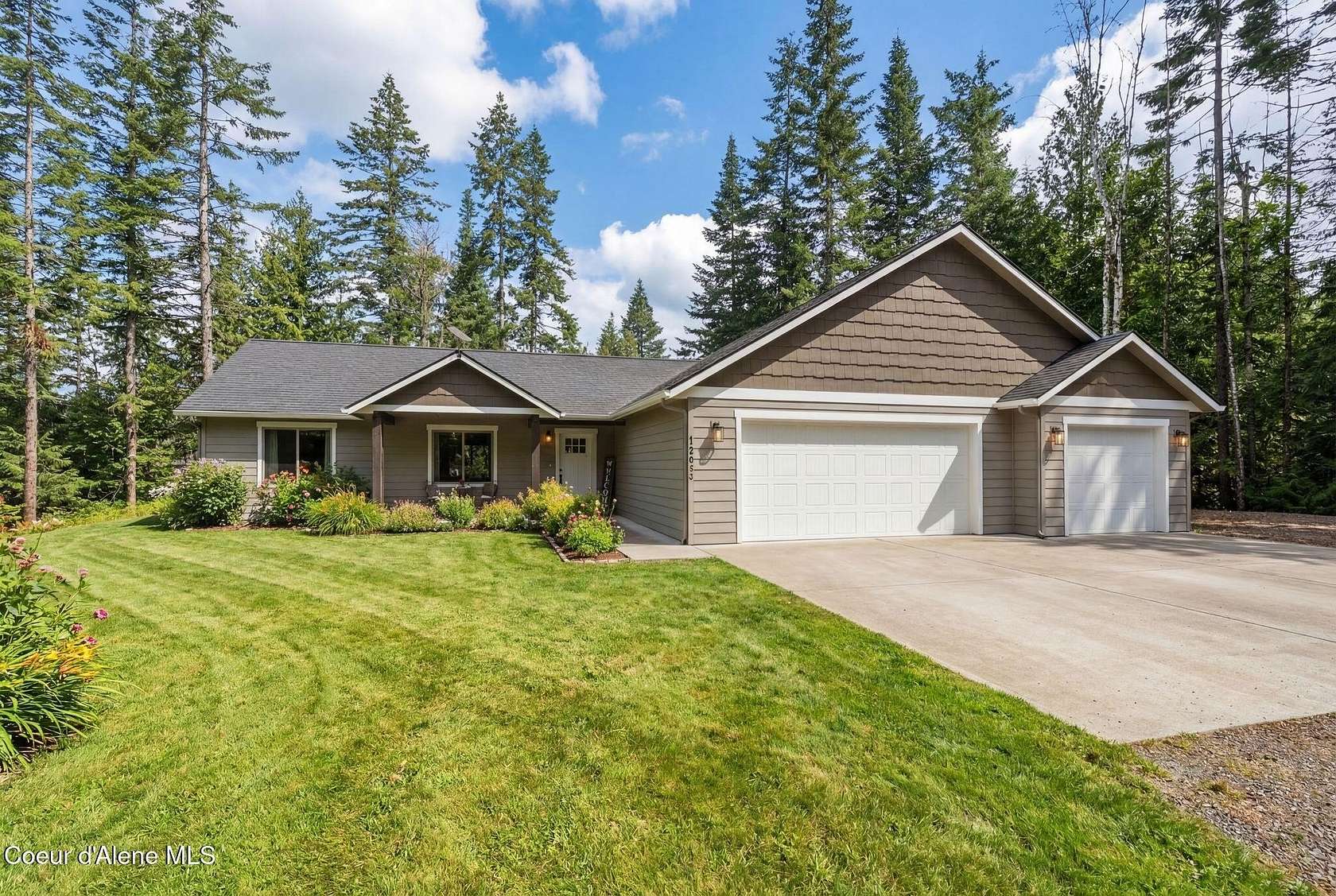 3.23 Acres of Residential Land with Home for Sale in Priest River, Idaho