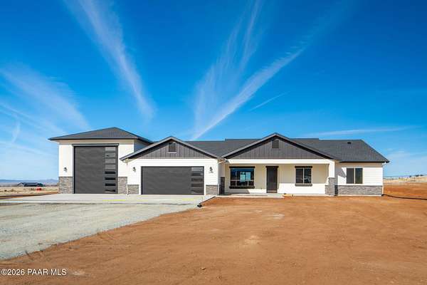 2 Acres of Residential Land with Home for Sale in Prescott Valley, Arizona