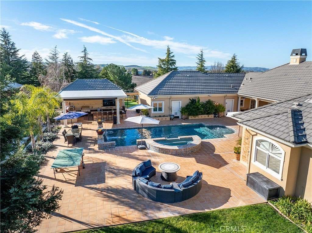 20 Acres of Land with Home for Sale in Templeton, California