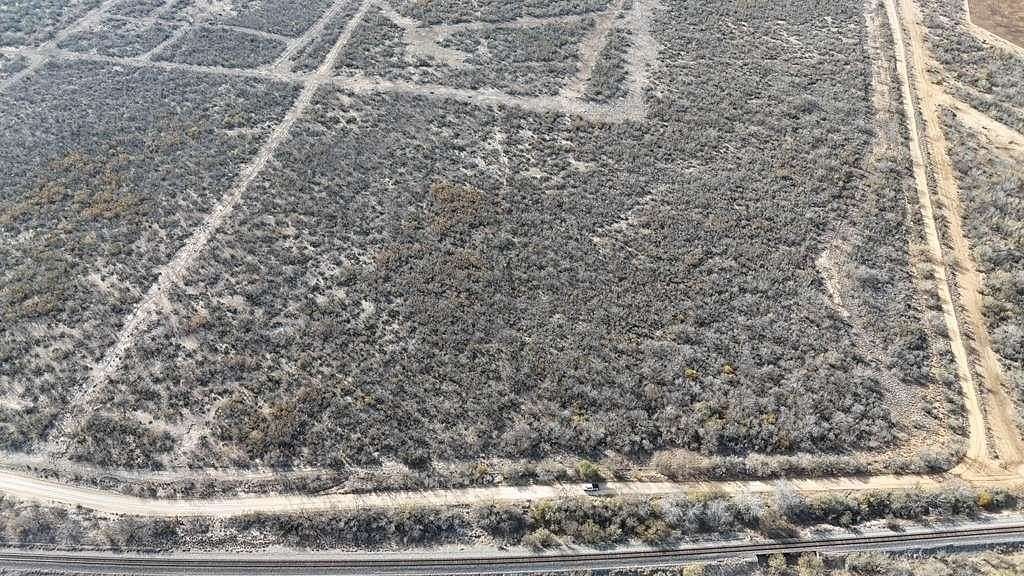 13 Acres of Land for Sale in Encinal, Texas