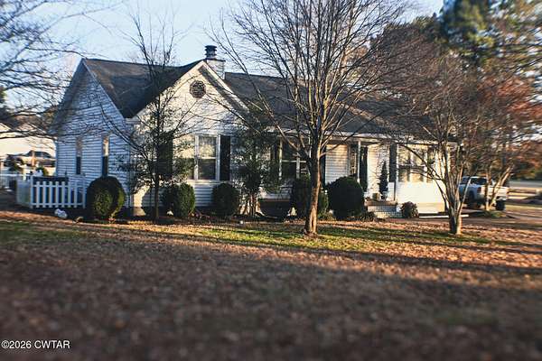 2 Acres of Residential Land with Home for Sale in Dyersburg, Tennessee