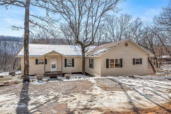 16 Acres of Recreational Land with Home for Sale in Winslow, Arkansas