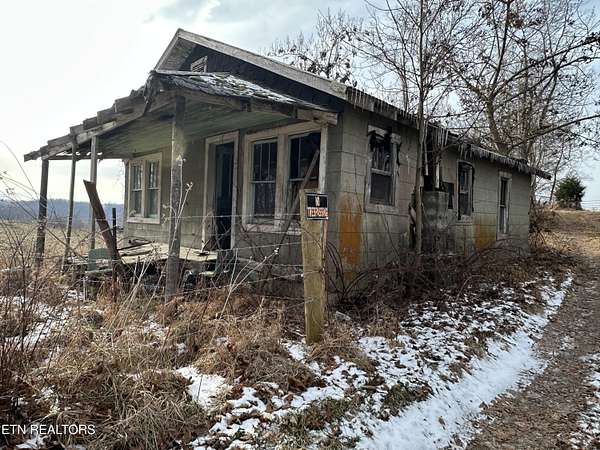 44 Acres of Recreational Land for Sale in Speedwell, Tennessee