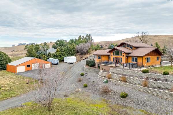 2.5 Acres of Land with Home for Sale in Pullman, Washington