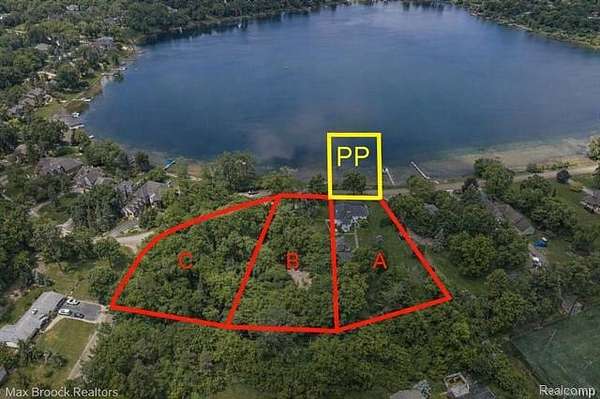 1 Acre of Land for Sale in Bloomfield Hills, Michigan