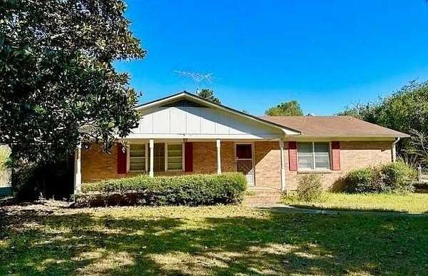 5 Acres of Residential Land with Home for Sale in Walterboro, South Carolina