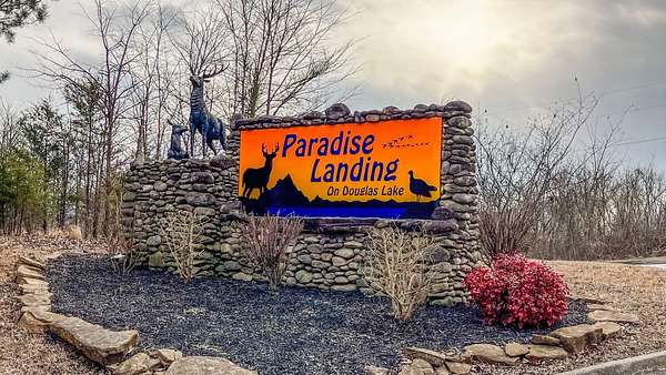 1 Acre of Residential Land for Sale in Dandridge, Tennessee