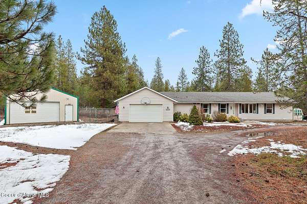 5 Acres of Residential Land with Home for Sale in Athol, Idaho