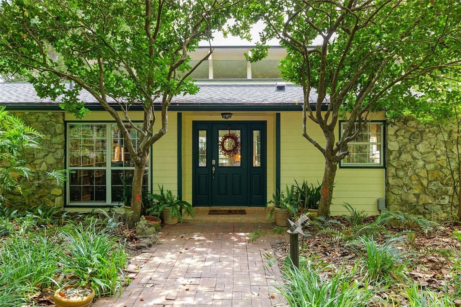 7 Acres of Residential Land with Home for Sale in Newberry, Florida