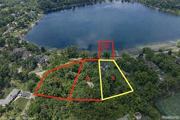 1 Acre of Residential Land for Sale in Bloomfield Hills, Michigan