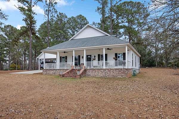 20 Acres of Agricultural Land with Home for Sale in Hahira, Georgia