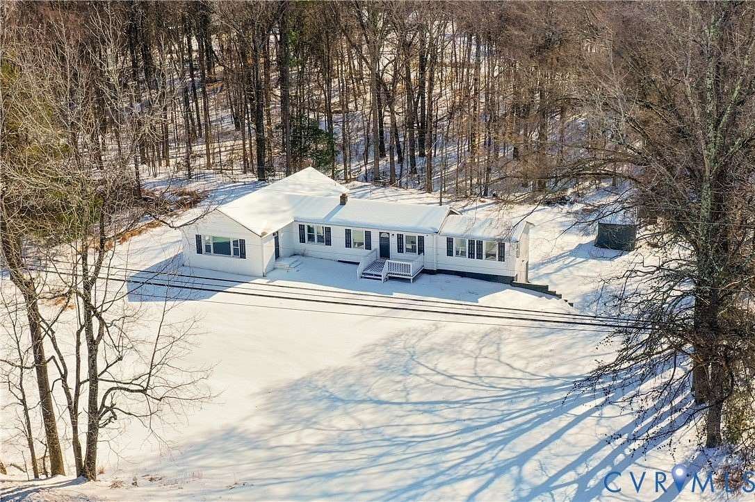 1.84 Acres of Residential Land with Home for Sale in Farmville, Virginia