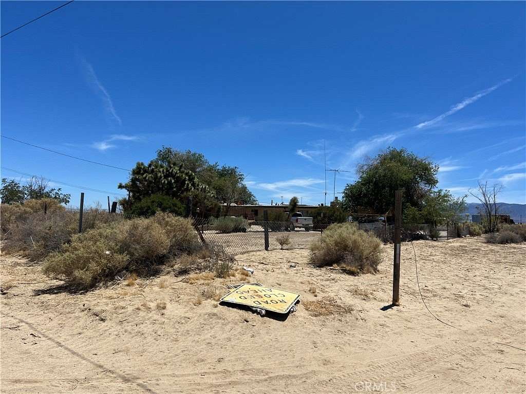 5.12 Acres of Land with Home for Sale in Palmdale, California