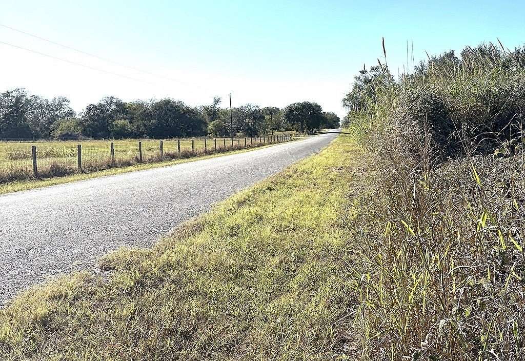 9.27 Acres of Agricultural Land for Sale in Schulenburg, Texas