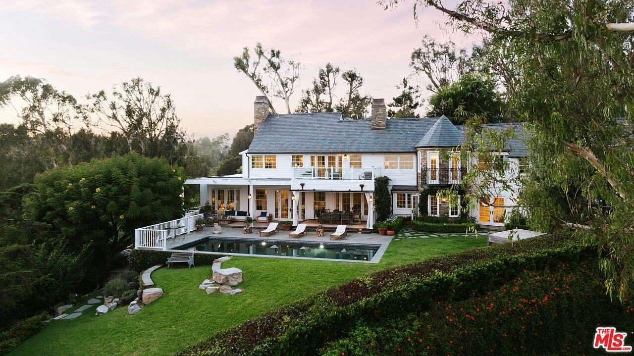 1.57 Acres of Residential Land with Home for Sale in Malibu, California