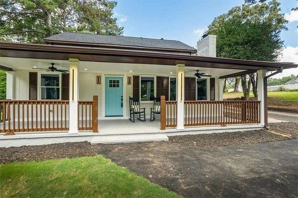 2 Acres of Residential Land with Home for Lease in Conyers, Georgia