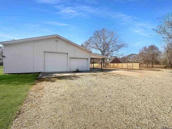 5 Acres of Residential Land with Home for Sale in Hammond, Louisiana