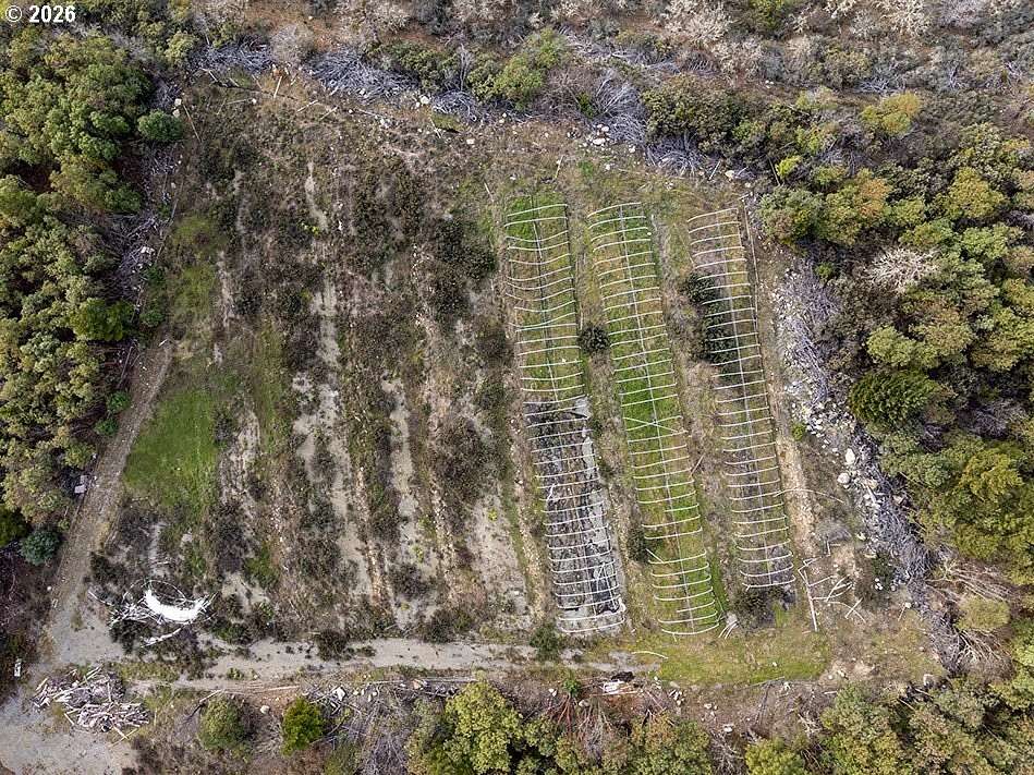 5 Acres of Residential Land for Sale in Grants Pass, Oregon