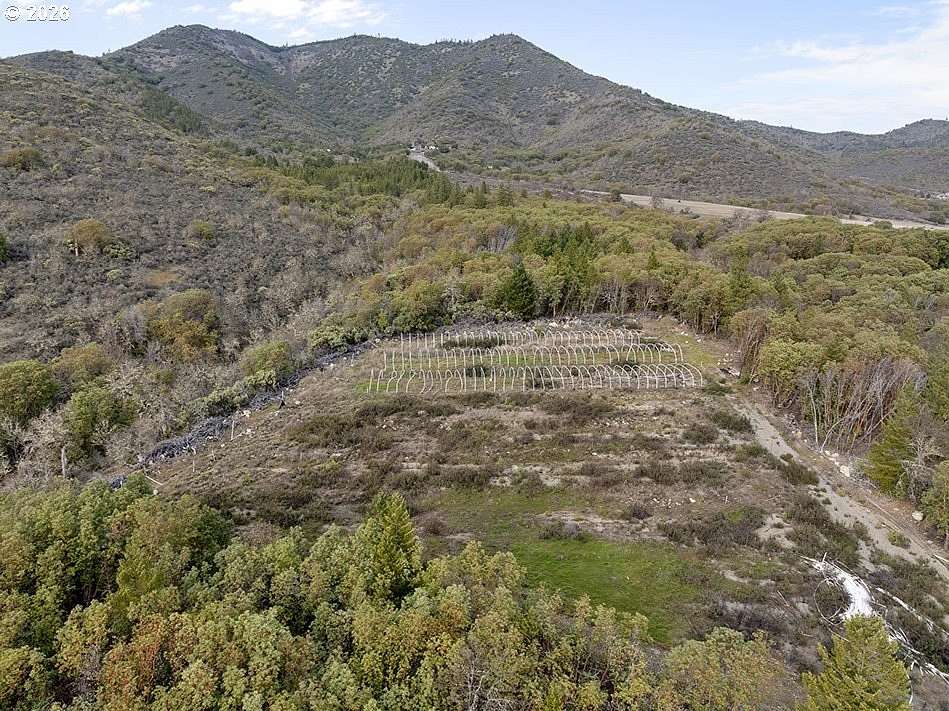 5 Acres of Residential Land for Sale in Grants Pass, Oregon
