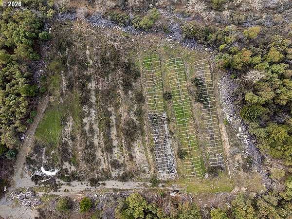 5 Acres of Residential Land for Sale in Grants Pass, Oregon