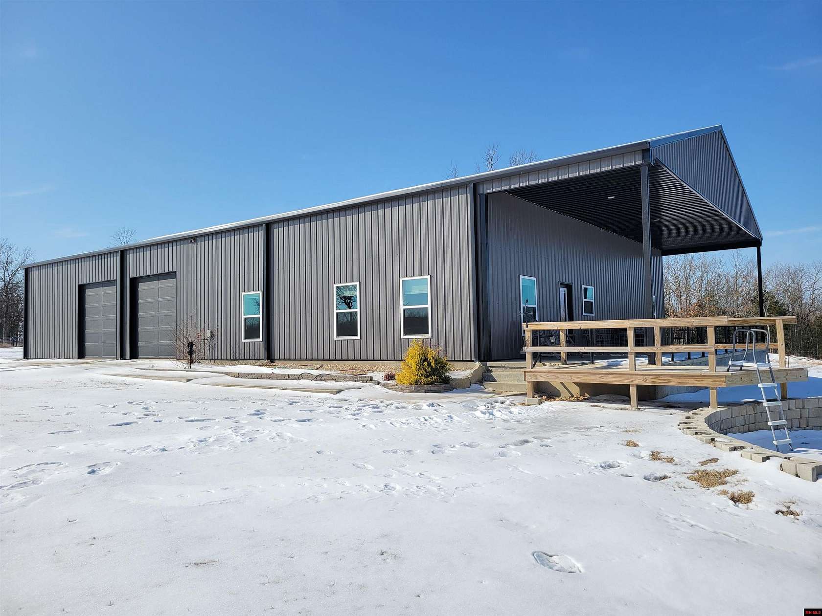 5 Acres of Residential Land with Home for Sale in Mountain Home, Arkansas