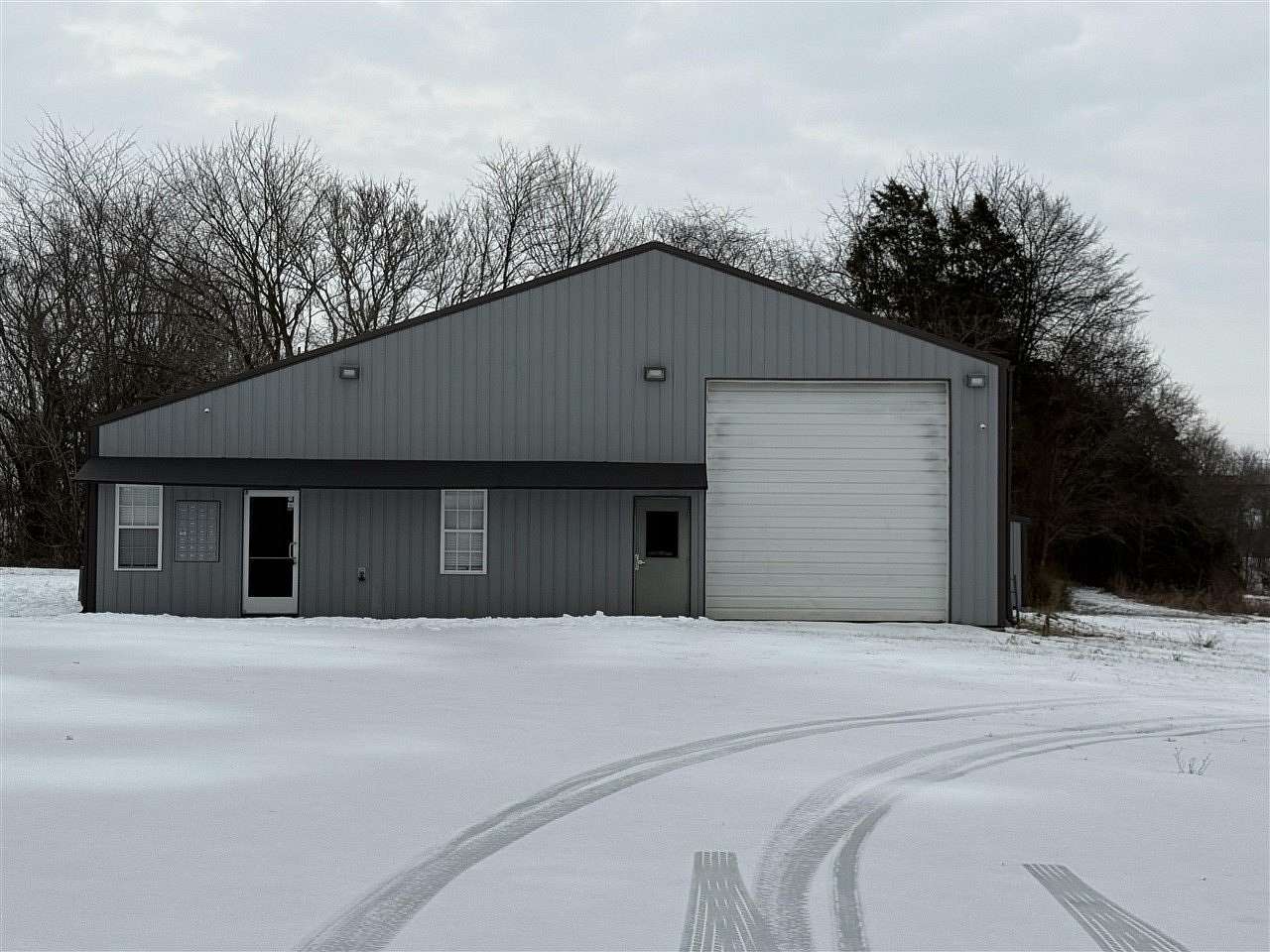 1.87 Acres of Commercial Land for Sale in Park City, Kentucky