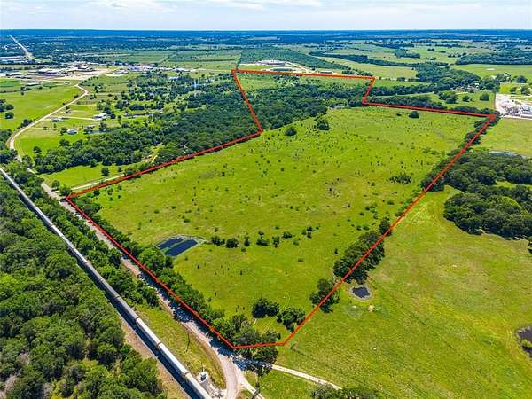 127 Acres of Land for Sale in Groesbeck, Texas