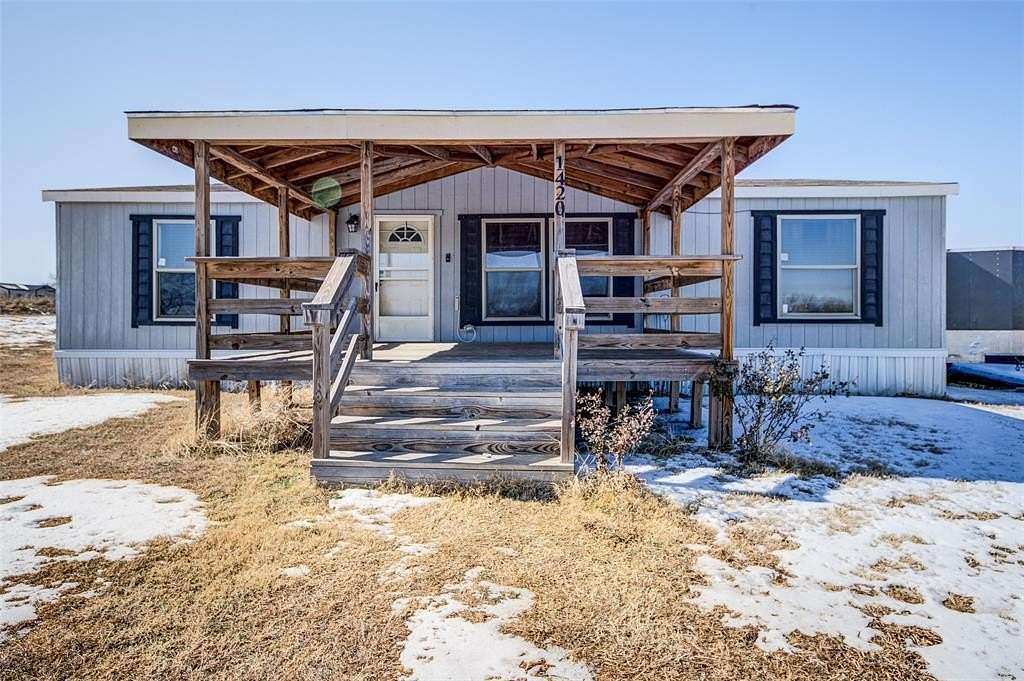 2.33 Acres of Residential Land with Home for Sale in Decatur, Texas