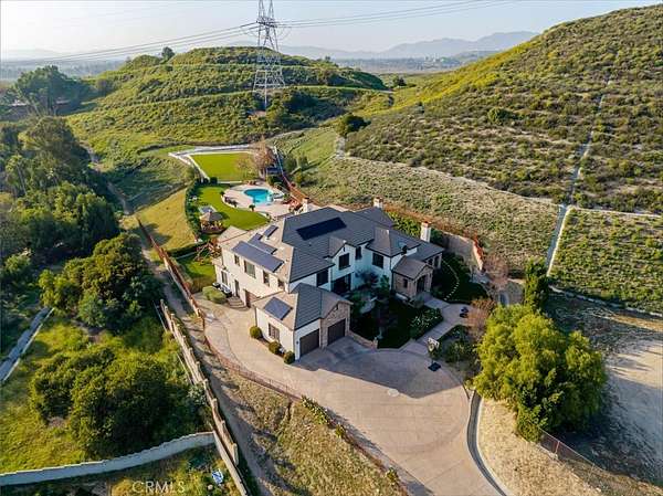 4.62 Acres of Land with Home for Lease in Sunland, California
