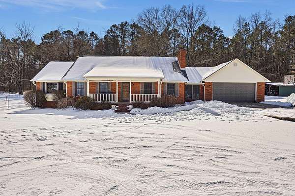 2.5 Acres of Residential Land with Home for Sale in London, Arkansas