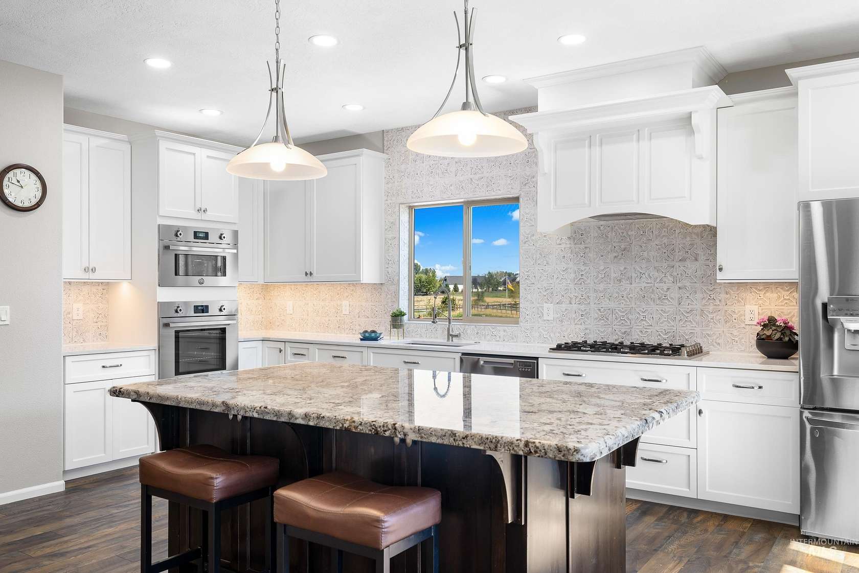 2.1 Acres of Residential Land with Home for Sale in Caldwell, Idaho