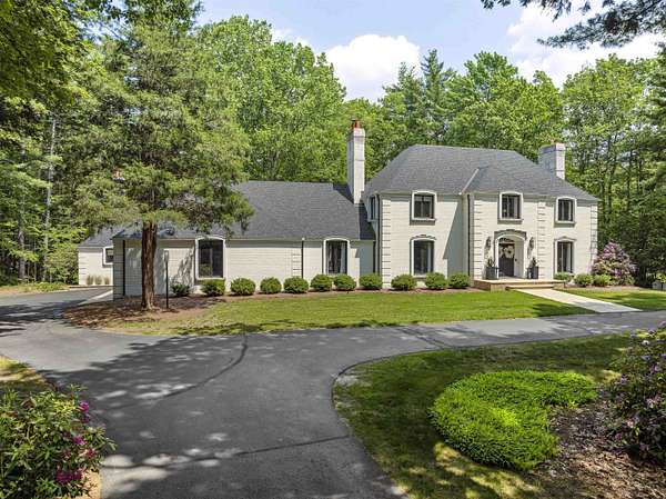 2.2 Acres of Residential Land with Home for Sale in Amherst, New Hampshire