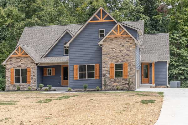 7.1 Acres of Residential Land with Home for Sale in Springfield, Tennessee