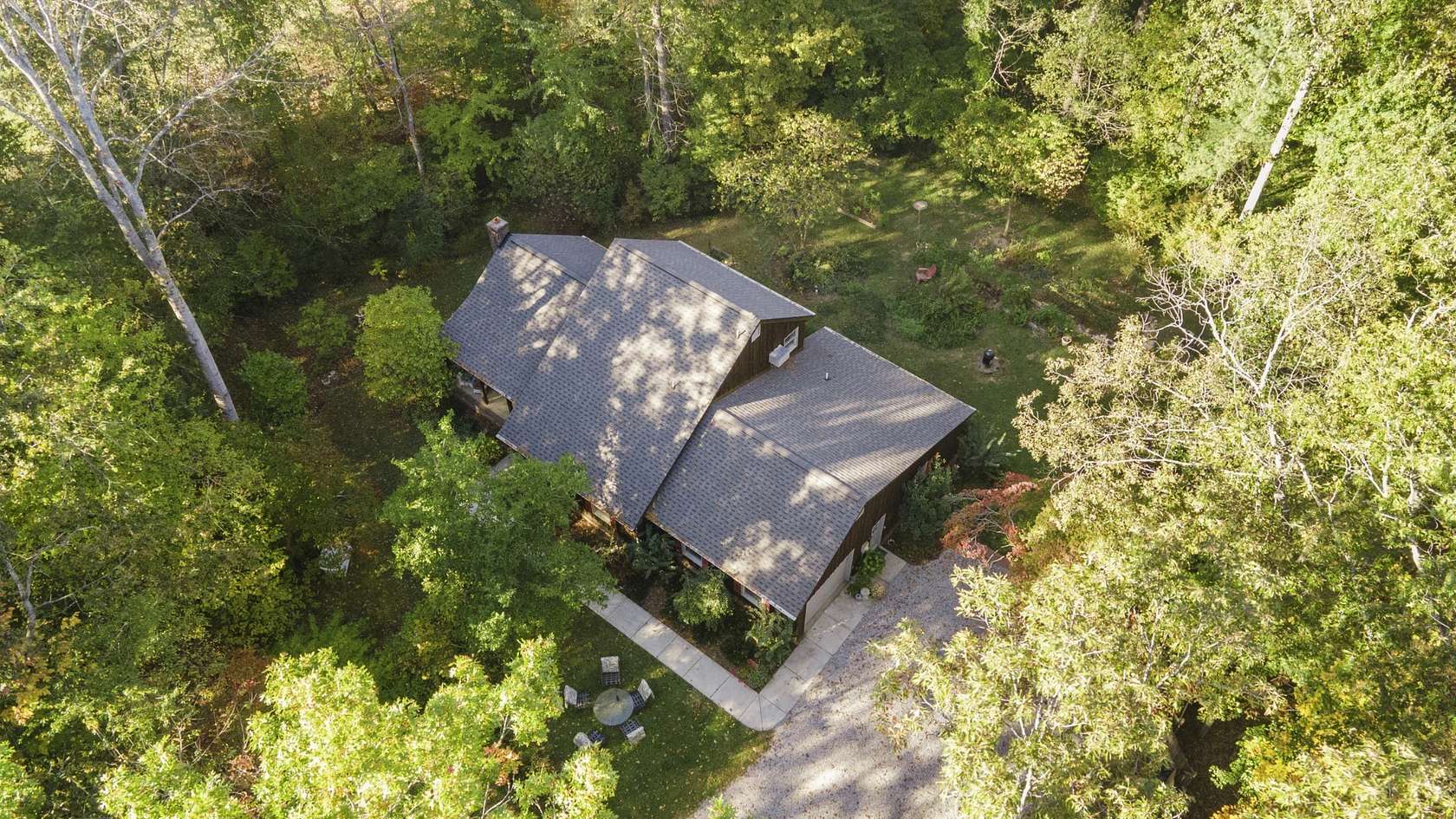 9.5 Acres of Residential Land with Home for Sale in Manchester, Tennessee