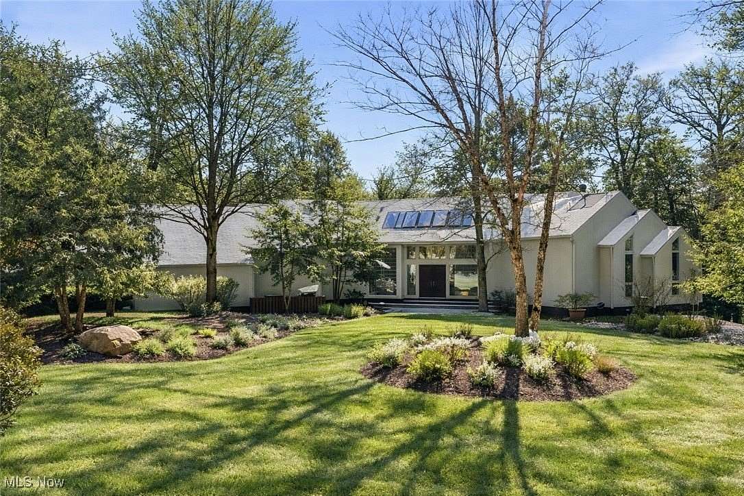 2.66 Acres of Residential Land with Home for Sale in Gates Mills, Ohio