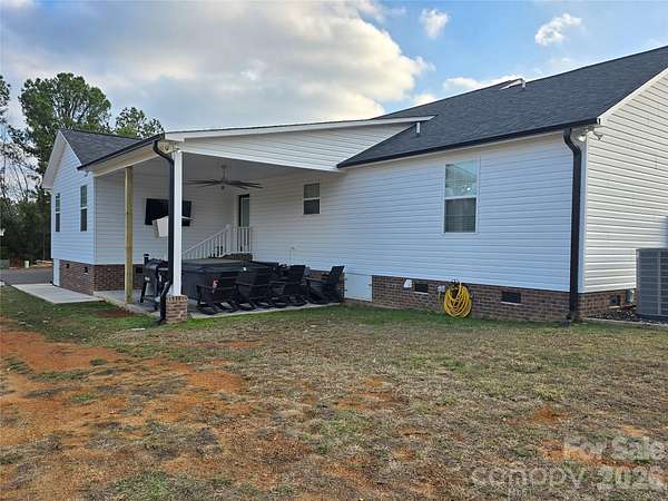 16 Acres of Land with Home for Sale in Union, South Carolina