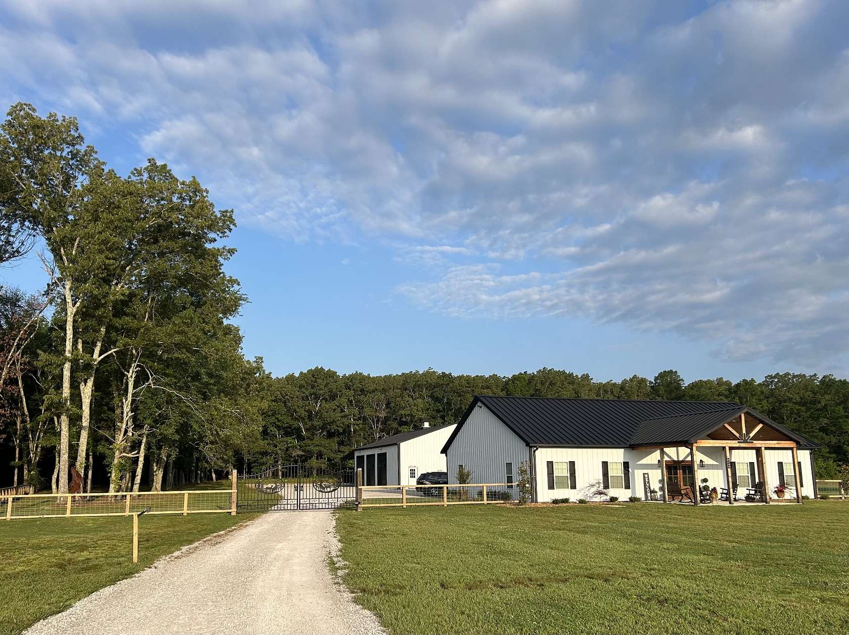 5.1 Acres of Residential Land with Home for Sale in Manchester, Tennessee